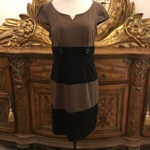 LIZ CLAIBORNE. Size 6-8. Bust 35"? Color Block Cap Sleeve Dress. Zip back. B18